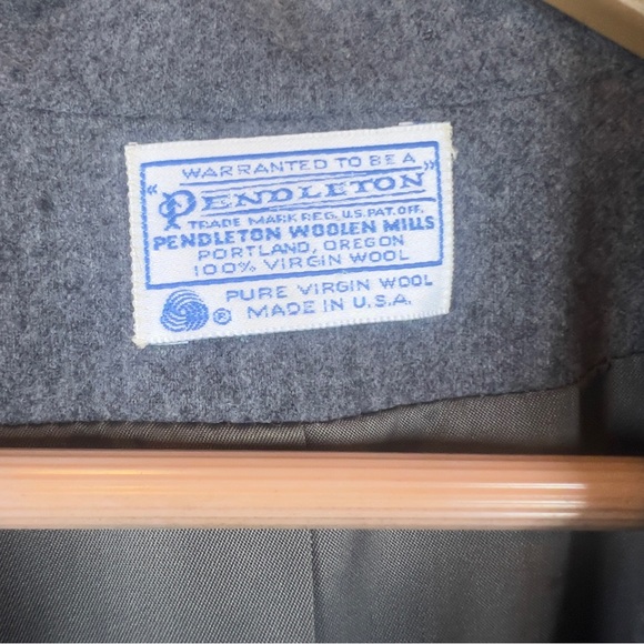 Pendleton Vintage Classic Gray 2Piece Suit. Blazer and skirt. 100% wool. Size 24 - Picture 3 of 9